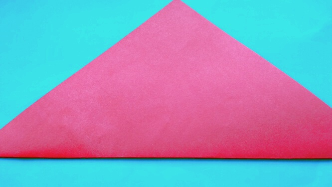 лист розовой бумаги